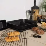 BW12561EU7 Bakes 36cm Roasting Tin