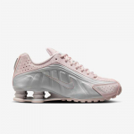 Nike Wmns Shox R4 - Dydis 39 (AR3565-600 Laisvalaikio batai)
