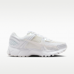 Nike Wmns Zoom Vomero 5 SE - Dydis 40 (IB4397-100 Laisvalaikio batai)