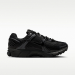Nike Wmns Zoom Vomero 5 Black/ Black-Mtlc Silver-Anthracite-White - Dydis 41 (II6236-001 Laisvalaikio batai)