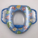 Klozeto dangtis BENEDOMO Wcsoftbabyh, 28 x 29 x 8 cm, mink&scaron;tas, vaiki&scaron;kas, įvairių pie&scaron;inių, su rank