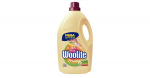 Skystas spalvotų drabužių skalbiklis su keratinu Woolite Keratin Therapy Fruity, 4,5 l