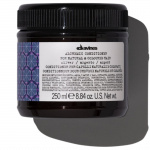 Davines Alchemic Platinum Conditioner Dažantis kondicionierius pilkiems, &scaron;altiems atspalviams, 250 ml