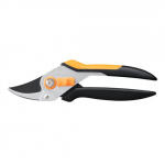 Sekatorius prasilenkiančiais a&scaron;menimis Fiskars Solid P331