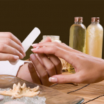 SPA manikiūras su ilgalaikiu geliniu lakavimu "Dalia grožio studija"  Vilniuje