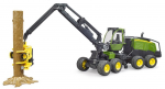 BRUDER Mi&scaron;ko kombainas John Deere 1270G su vienu medžio kamienų 02135
