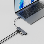 USB-A &scaron;akotuvas DELTACO, 4x USB-A lizdas, 5 Gbps, aliuminis, pilkas / UH-738 / 1903171|UH-738
