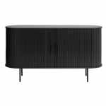Žema &scaron;oninė spintelė juodos spalvos i&scaron; ąžuolo su stumdomomis durimis 140x76 cm Nola &ndash; Unique Furniture