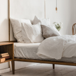 I&scaron; lino mi&scaron;inio paklodė baltos spalvos su guma 200x200 cm &ndash; Linen Tales