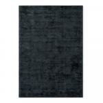 Rankų darbo juodos spalvos i&scaron; viskozės kilimas 120x180 cm Noemi &ndash; Vikosa