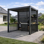 BBQ pergola griliui ir lauko kepsninei su &scaron;oniniais staliukais