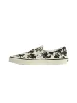VANS Batai be rai&scaron;telių 'CLASSIC' juoda / balk&scaron;va
