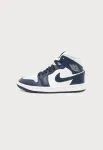 Jordan Sportbačiai su auliuku 'Air Jordan 1 Mid SE' tamsiai mėlyna / &scaron;viesiai pilka / balta