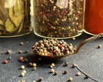 Ekologi&scaron;ki spalvoti pipirai grūdeliais - 100 g