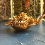 Ekologi&scaron;ki avinžirnių makaronai  FUSILLI su jūros dumbliais Nori : svoris - 300 g