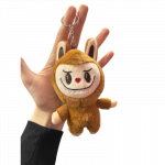 NAUJIENA! Pliu&scaron;inis Labubu monsters pakabukas - rudas, 17 cm