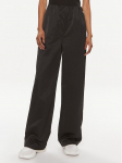 Calvin Klein Jeans Medžiaginės kelnės Soft Crinkle J20J223122 Juoda Relaxed Fit