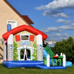 Pripučiamas batutas  VAIKŲ PILIS