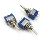 Perjungimo jungiklis 6A/125V 3A/250V &ndash; 2 padėčių &ndash; MTS-102/103 &ndash; 3PIN