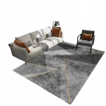 Pilkas geometrinis kilimas 220x160 su auksiniais juodais trikampiais, modernus svetainei