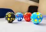 Auk&scaron;tai &scaron;okinėjantis guminis kamuolys Bouncy