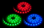 LED juostos // 12V LED juosta vidaus ap&scaron;vietimui // Zestaw oświetleniowy (sznur diodowy 150x5050SMD + zasilacz + kontroler kolor&oacute;w)