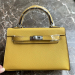 24 Nauja Natūralios Odos Moteri&scaron;ka Rankinė Su Delno Ra&scaron;tu Mini 22CM25 Krep&scaron;ys Sidabrinė Sagtis Rankinė Vienu Petimi Įstrižai 25CM+1 shoulder strap with lock