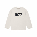 Fear of God Essentials 1977 serijos SS22 Megztinis su neapdorotu kra&scaron;tu ir veliūriniais užra&scaron;ais, ilgomis rankovėmis, vyri&scaron;kas, kviečių spalvos FOG-SS22-121 XL black