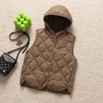 Naujienos Moterų mada Itin lengvos Plonos Pūkinės Striukės su Gaubtu Pavasaris Žiema Moteri&scaron;ka Korėjieti&scaron;ko Stiliaus Prigludusi Berankovė Pūkinė Liemenė S kava