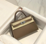 Naujas natūralios odos antrosios kartos krep&scaron;ys Mini krep&scaron;ys delno ra&scaron;tu Karvės odos, vieno peties moteri&scaron;kas krep&scaron;ys, klasikinis madingas ir universalus 21cm+box with silk scarf chaki/sidabras