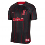Nike LeBron x Liverpool F.C. Dri-FIT Stadium futbolo mar&scaron;kinėliai Antracito/Sportinio raudonumo Vyri&scaron;ki Streetwear FD0627-061 S