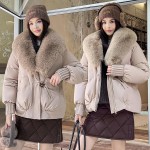 Streetwear Didelio kailio apykaklės Pūkais medvilne pamink&scaron;tinta striukė Moteri&scaron;ka žieminė trumpa parka Pa&scaron;iltinti &scaron;ilti paltai Mados lauko drabužiai 2XL chaki