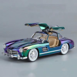 Nauja 1:24 mastelio miniatiūrinis lydinio 300SL retro automobilio žaislinis modelis, atidaromos 4 durys, transporto priemonės garsas ir &scaron;viesa, automobilis, vaikų dienos dovana violetinė