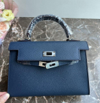 24 Nauja Natūralios Odos Moteri&scaron;ka Rankinė Su Delno Ra&scaron;tu Mini 22CM25 Krep&scaron;ys Sidabrinė Sagtis Rankinė Vienu Petimi Įstrižai 25CM+1 shoulder strap with lock