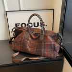 Ne&scaron;iojamas kelioninis krep&scaron;ys, didelės talpos retro languotas Crossbody fitneso krep&scaron;ys trumpo nuotolio kelioniniam bagažo krep&scaron;iui 50*29*23cm raudona