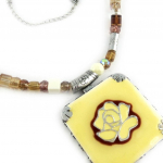 Les Tr&eacute;sors De Lily [E0634] - Collier Cr&eacute;ateur 'Geisha' Beige smėlis