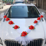 Baltos rožės vestuvinio automobilio dekoravimo gėlė su vestuvinio automobilio juostele &bdquo;pasidaryk pats&ldquo; veidrodžio rankenos gėlės 1.6m
