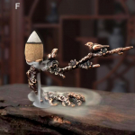 Mažas smilkalų degiklio ornamentas, kūrybingas laimingos slyvos &scaron;akos laikiklis, smilkalų įdėklas