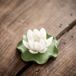 Keraminė lotoso smilkalų įdėjimo krosnelė, smilkalų laikiklis su sriegiu, aromatinis ta&scaron;kas, santalo smilkalai, čen&scaron;iang namų dekoracija