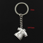 Madingas 30 mm raktų pakabukas Metalinis raktų pakabukas Raktų pakabukas Papuo&scaron;alai Antikvariniai bronza padengti Nr.1 ​​Futbolo drabužiai 25x26mm pakabukas sidabras