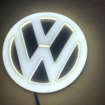 Naujas Volkswagen 11CM 4D LED Automobilio Priekinis Galinis Emblema Ženklelis &scaron;viesa Skirta VW Polo Golf Jetta Beetle CC Tiguan Touran Passat MK7 MK5 11cm balta