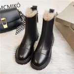 Madingi odiniai sniego batai moterims Nauji vandeniui atsparūs &scaron;ilti pliu&scaron;iniai moteri&scaron;ki batai Punk stiliaus eleganti&scaron;ki patogūs medvilniniai aulinukai 39