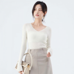 Women's 100% Pure Wool V-Neck Sweater L
