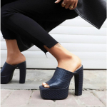 Seksualios auk&scaron;takulnės basutės moterims Platforminės vasarinės &scaron;lepetės Mules batai Oda Juodos Baltos Raudonos Basutės Zapatos Mujer 37 black