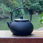 Japoni&scaron;kas ketaus arbatinukas &ndash; 50ML/300ML Juodas retro virdulys su sieteliu biriai arbatai 300ml Black