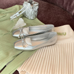 Batai Klasikiniai apvaliu priekiu su kaspinėliu ir kalnų kri&scaron;tolu, sekliu i&scaron;kirpimu, i&scaron;skirtiniai perliniai baleto bateliai 40 sidabras