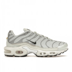 Nike Air Max Plus &scaron;viesiai sidabriniai moteri&scaron;ki sportbačiai pilki chrominiai &scaron;viesiai kauliniai FV8480-002 36.5
