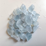 Natūralūs celestito akmens difuzorių aliejai neapdoroti dangaus mėlynumo kri&scaron;toliniai brangakmeniai mineraliniai pavyzdžiai rezervuaro puo&scaron;mena Gydomasis energijos kristalas 100g mėlyna