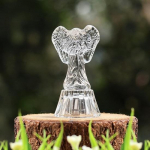 &bdquo;Feng Shui Glass Angel Vastu&ldquo; daiktai namams už pinigus, &bdquo;Stiklinio angelo eksponatas&ldquo;, &bdquo;Angelas sėkmei ir klestėjimui&ldquo;
