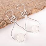 Vaivoryk&scaron;tinis Mėnulio Akmuo Papuo&scaron;alai, 925 Prabuotas Sterlingų Sidabro Auskarai Papuo&scaron;alai, Rankų Darbo Auskarai Brangakmenių Papuo&scaron;alai Moterims 2.06 Inches balta